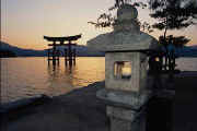 itsukushima_shrine_hiroshima.jpg (15364 bytes)