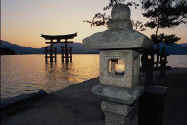 itsukushima_shrine_hiroshima.jpg (15364 bytes)