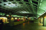 underground_subway_station.jpg (19284 bytes)