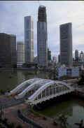 Singapore_Bridge.jpg (17398 bytes)